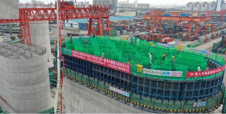 钢模板行业发展趋势_预制建筑钢模具应用_广西防城港建筑黑覆模板批发厂家地址电话联系方式公布