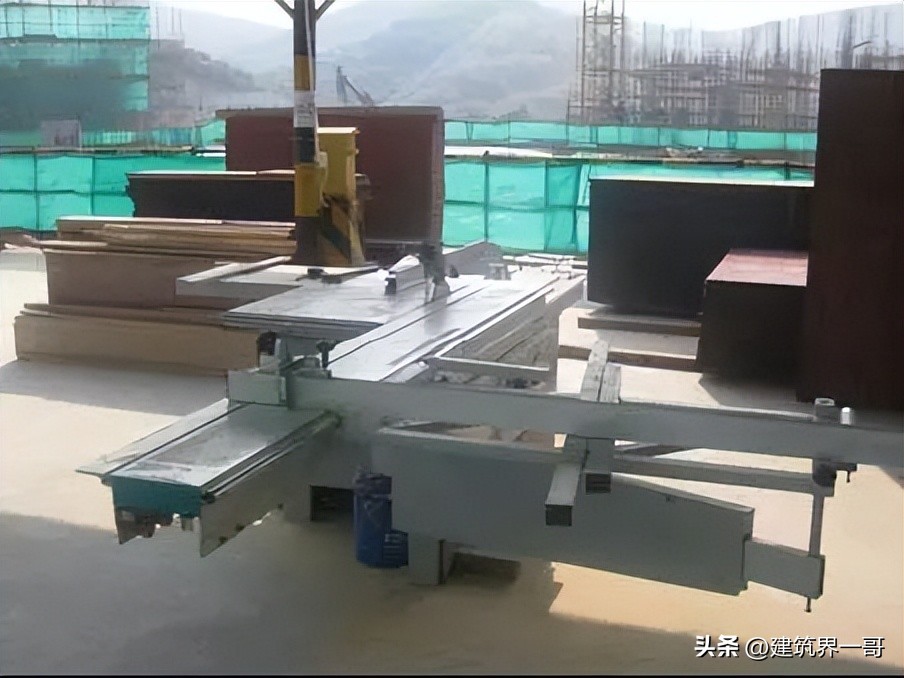 模板工程操作指引_建筑清水模板厂家生产规模_模板工程原材料控制