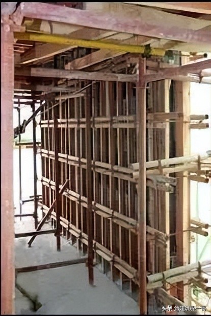 建筑清水模板厂家生产规模_模板工程操作指引_模板工程原材料控制