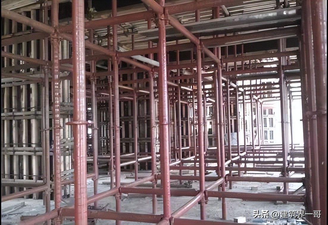 模板工程操作指引_建筑清水模板厂家生产规模_模板工程原材料控制