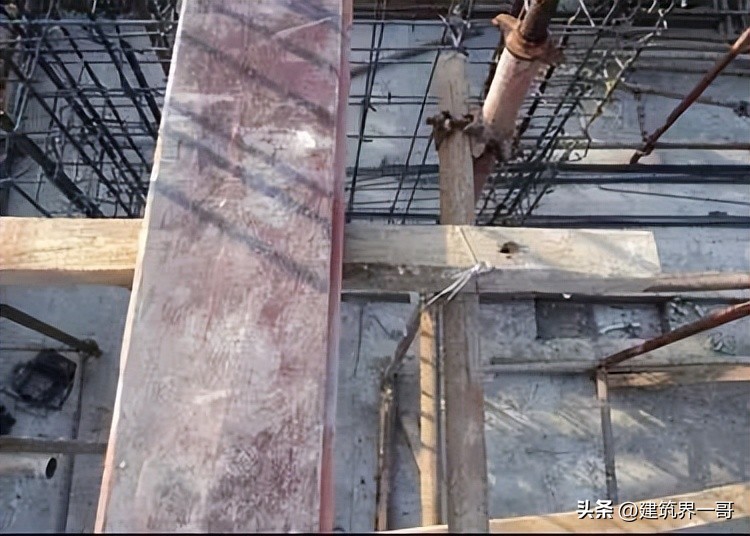 模板工程操作指引_建筑清水模板厂家生产规模_模板工程原材料控制