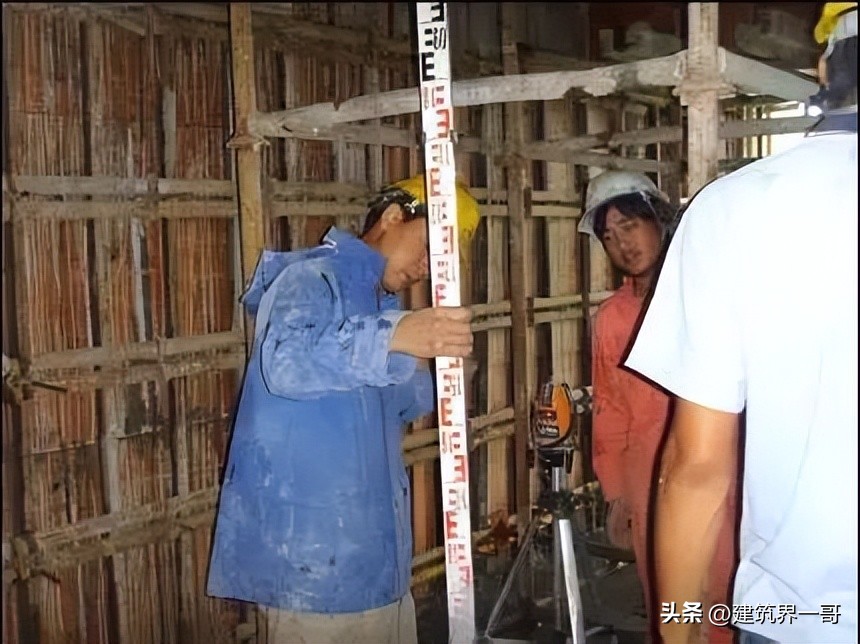 模板工程操作指引_建筑清水模板厂家生产规模_模板工程原材料控制