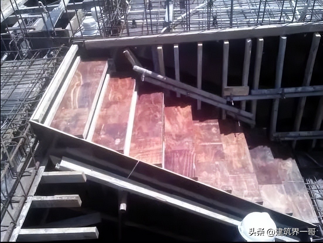 模板工程原材料控制_建筑清水模板厂家生产规模_模板工程操作指引